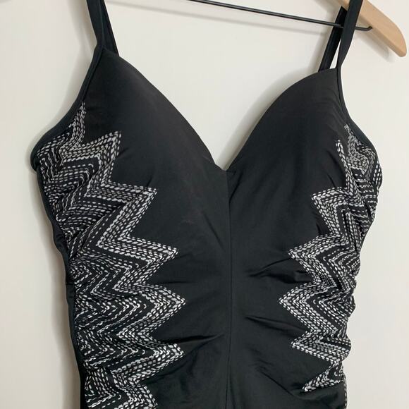 Miraclesuit Temptation Underwire One-Piece Swimsuit Size 12 Womens Black - Picture 12 of 16